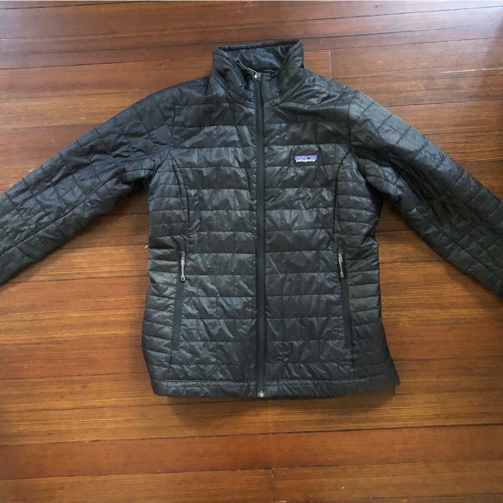 Patagonia black lightweight jacket